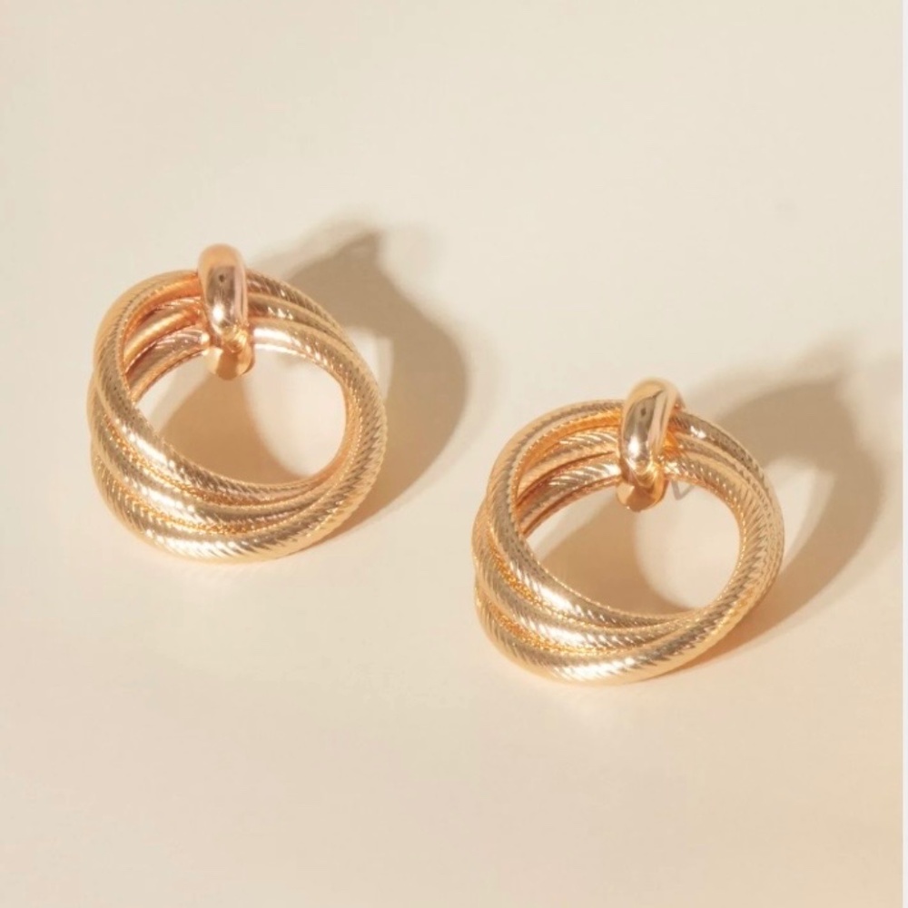 Lilly Pulitzer Chevs Kiss Doorknocker Earrings - New